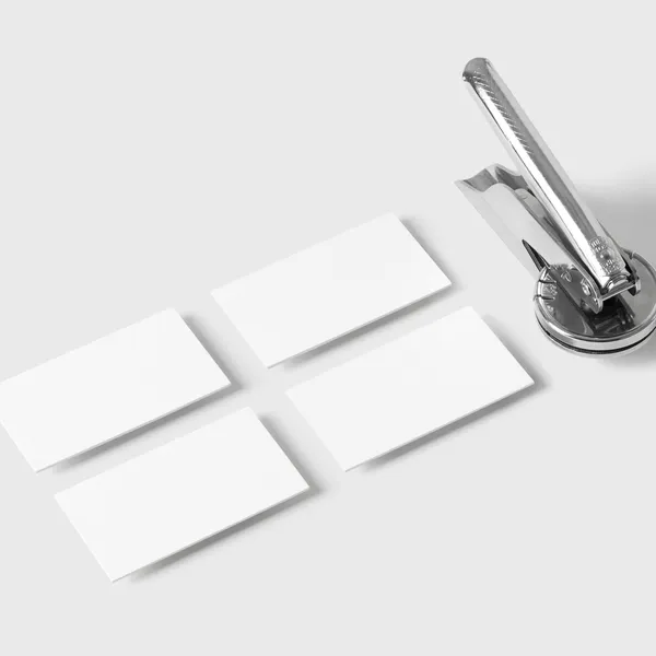 Card visit trắng xếp trên bàn