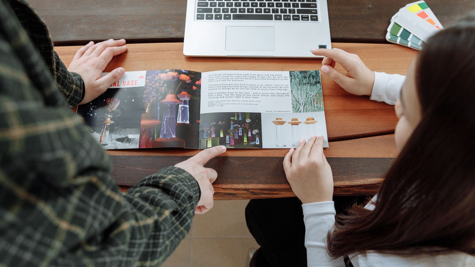 Catalogue khác profile ở đâu