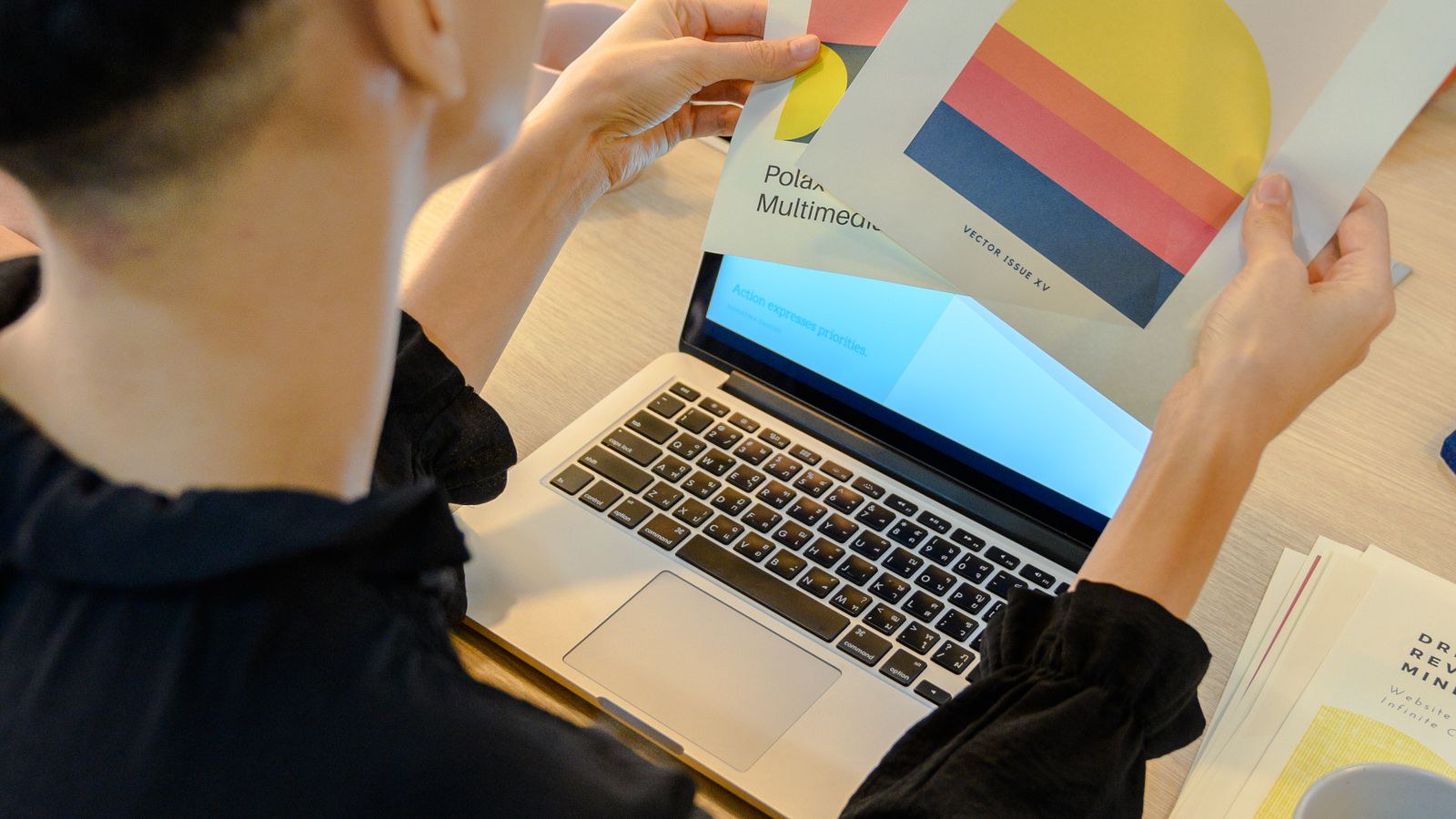 Bàn giao bộ file và bảng màu Bàn giao bộ file và bảng màu